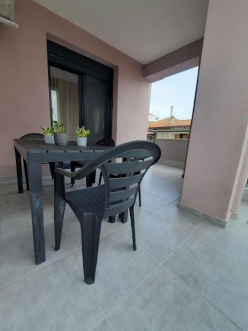 Two Bedroom Modern Apartment Komotini Exterior foto